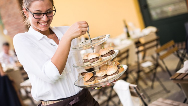 VUOI FAR PARTE DEL NOSTRO STAFF DI CUCINA E DI SALA? 